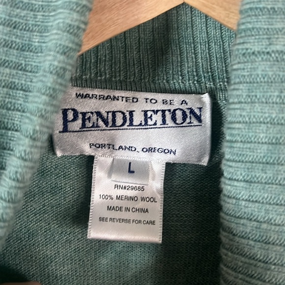 Pendleton Merino Wool Turtle Neck Sweater - Picture 7 of 11